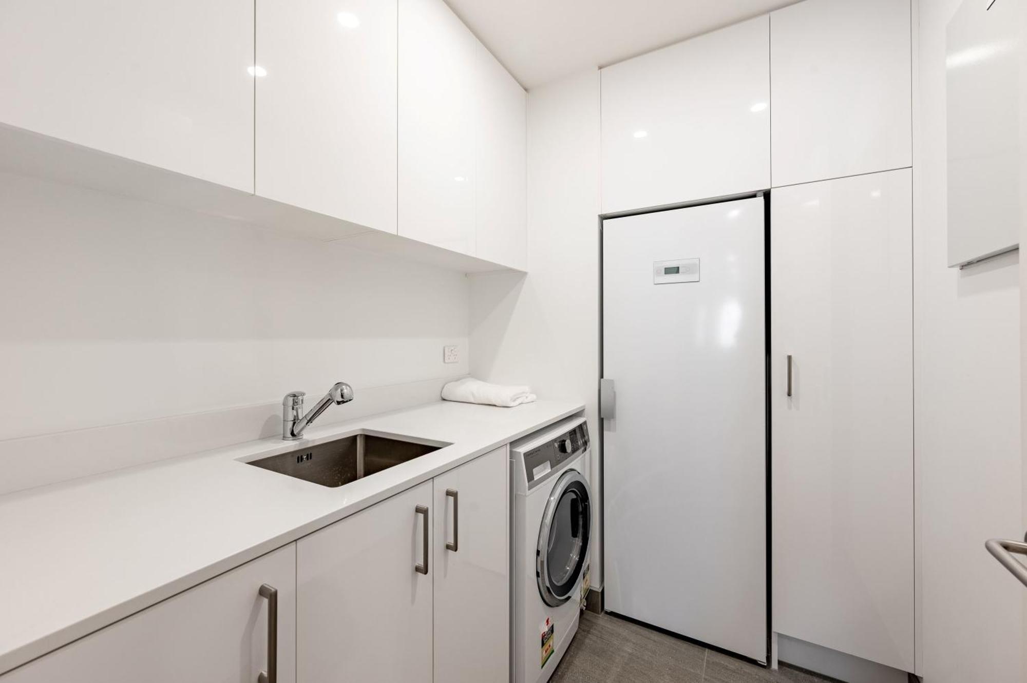 Lakeside Luxury 2 Bedroom Apartment Wanaka Dış mekan fotoğraf